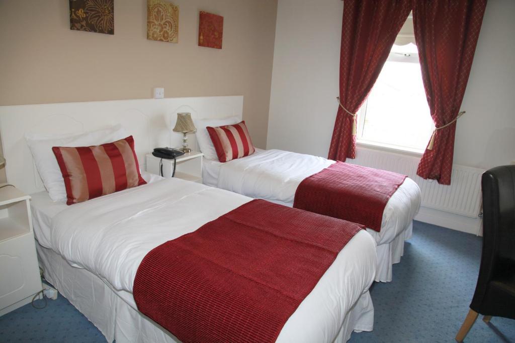 Dalton Inn Hotel Claremorris Oda fotoğraf